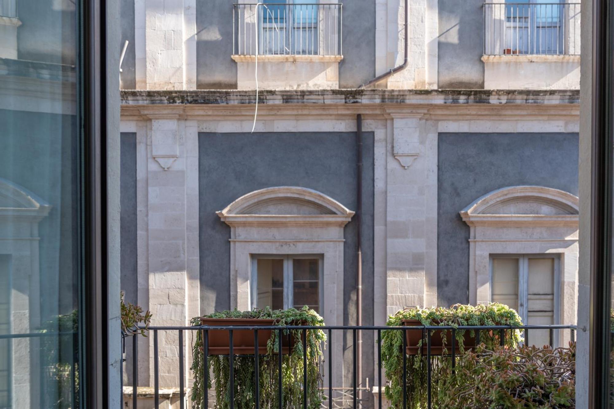 Amenano Apartments Catania Bagian luar foto