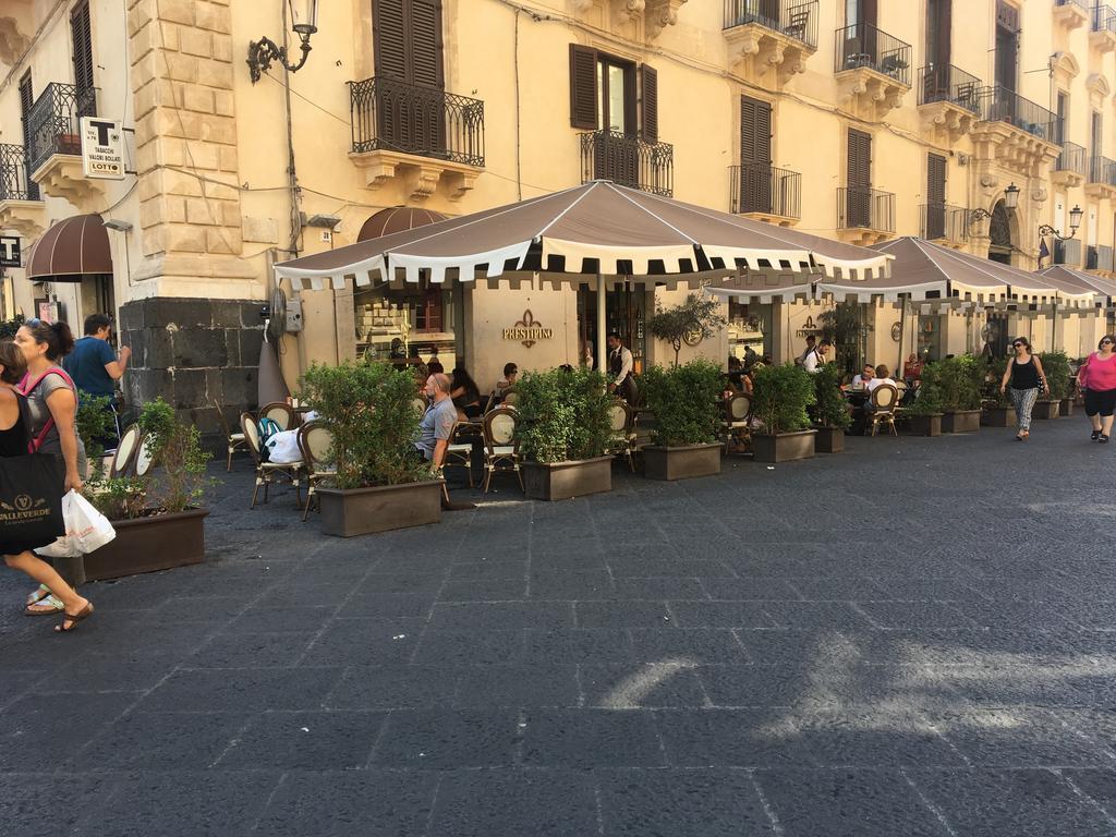 Amenano Apartments Catania Bagian luar foto